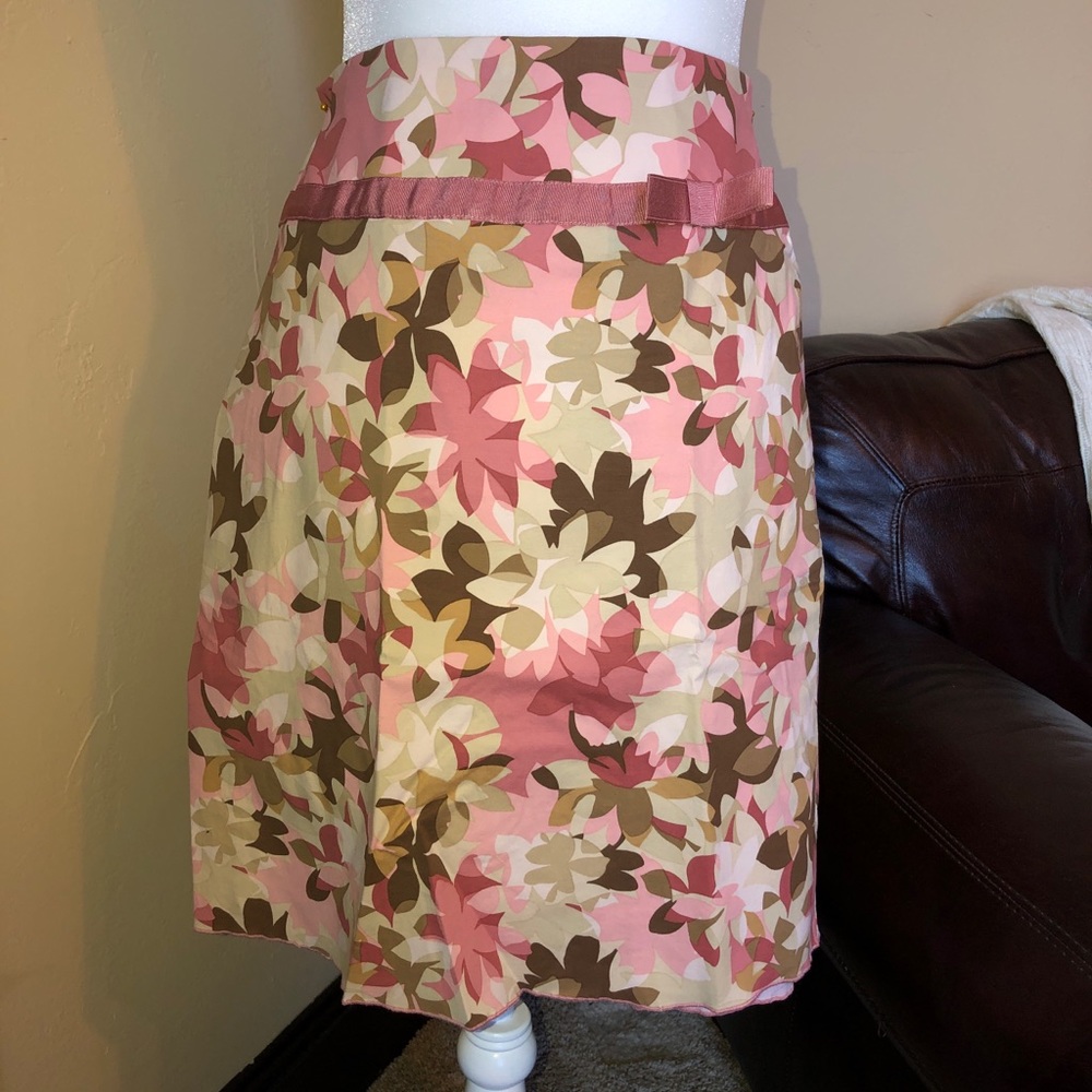 AnnTaylor Flowery Skirt.   8p